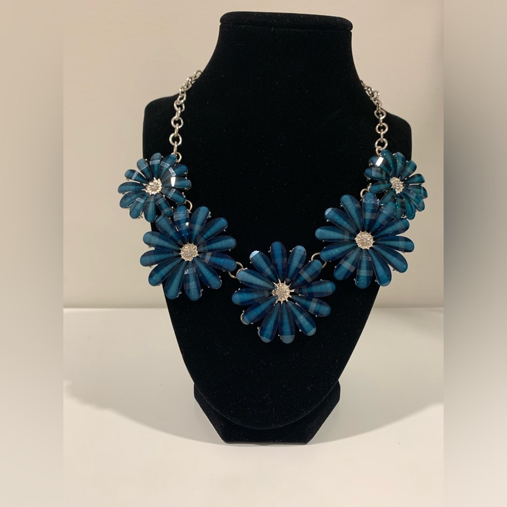 Flower necklace